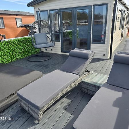 Lakeside Holiday Home With Hot Tub Tattershall Luaran gambar