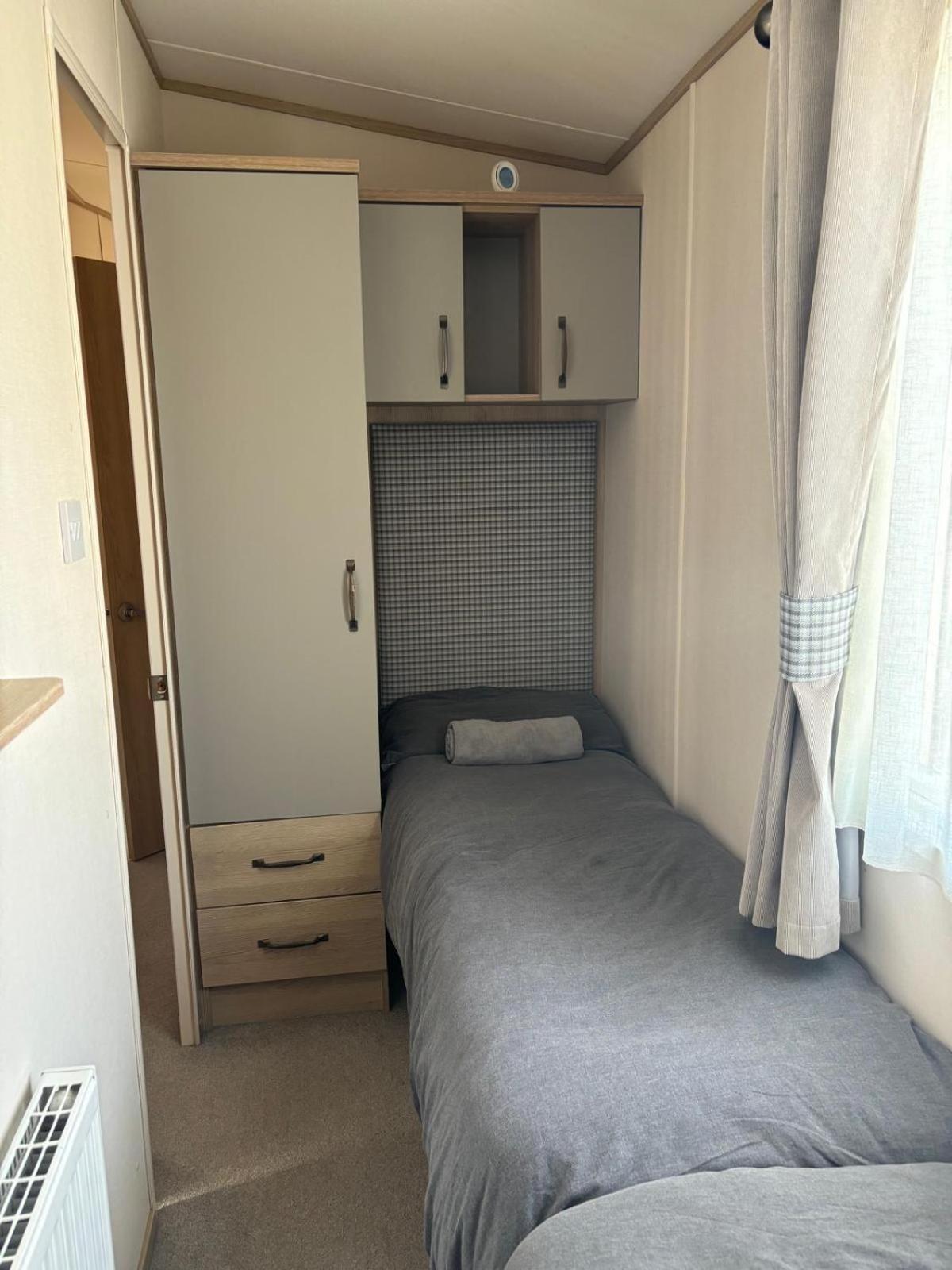 Lakeside Holiday Home With Hot Tub Tattershall Luaran gambar