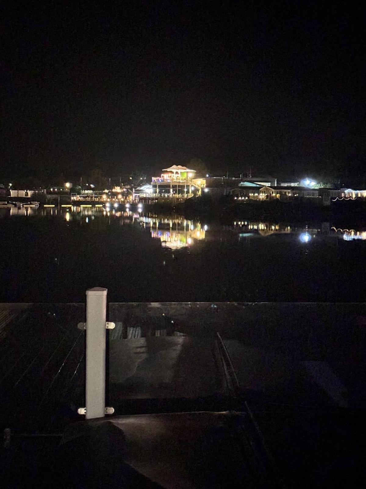 Lakeside Holiday Home With Hot Tub Tattershall Luaran gambar