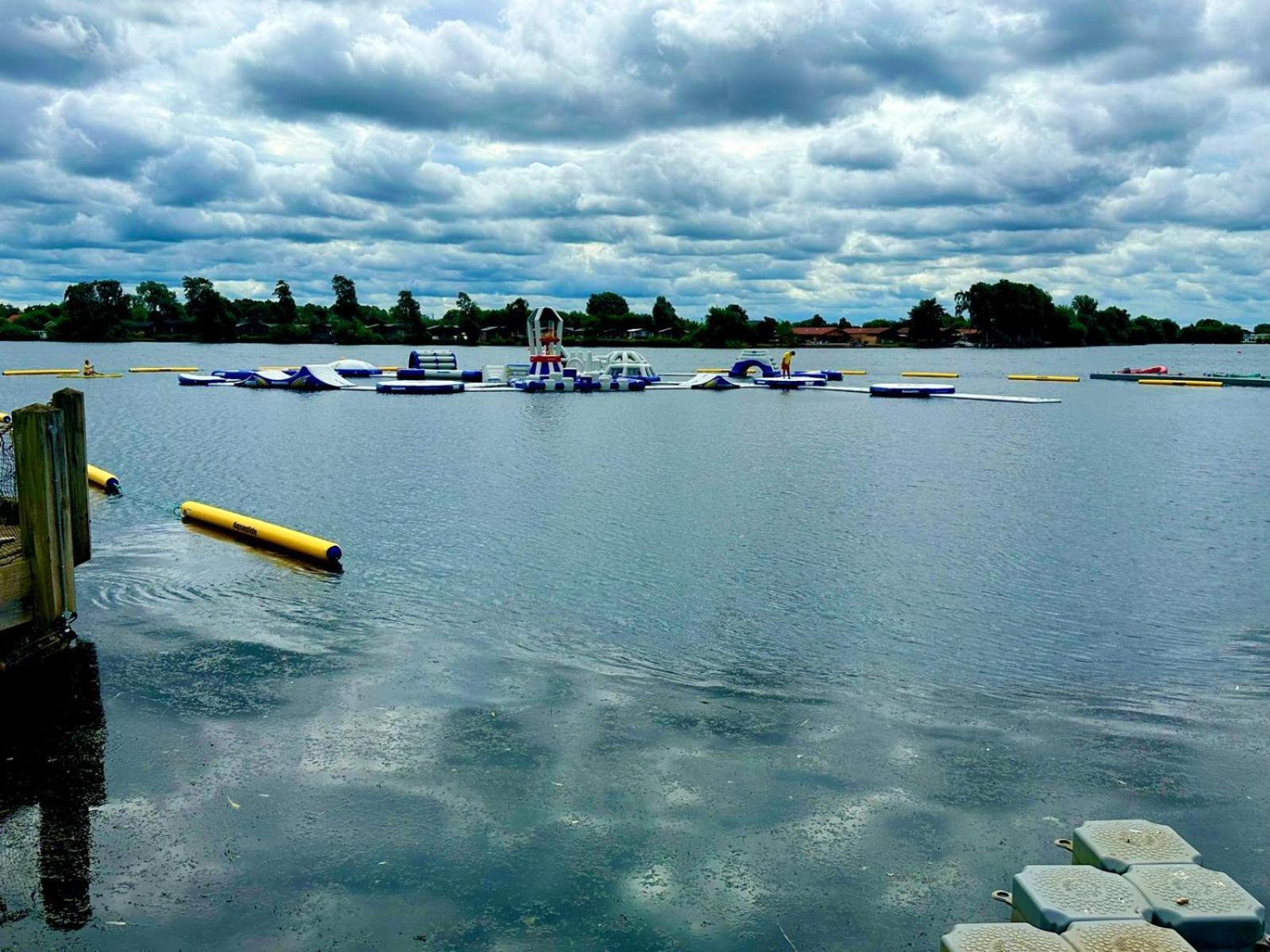 Lakeside Holiday Home With Hot Tub Tattershall Luaran gambar