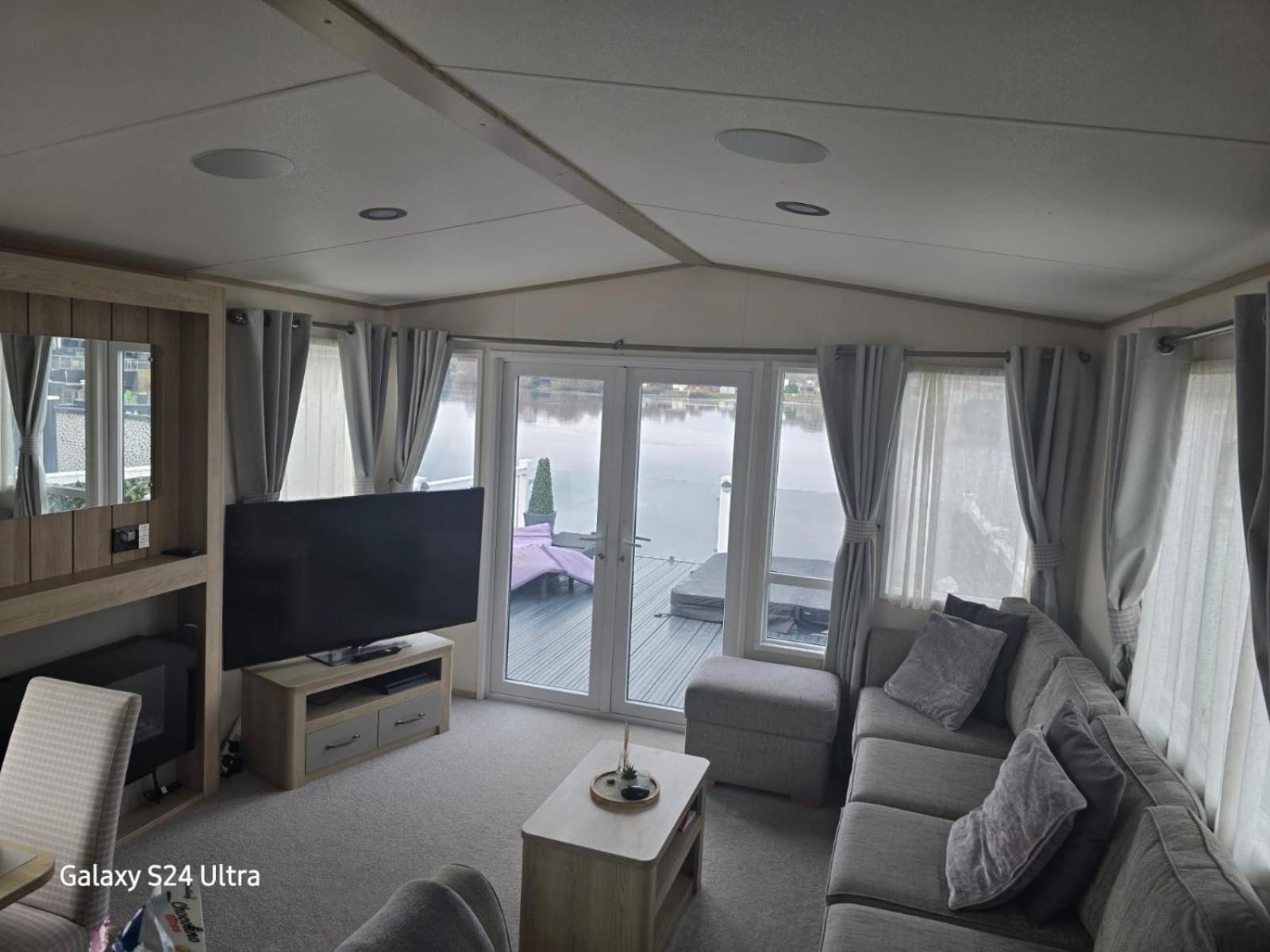 Lakeside Holiday Home With Hot Tub Tattershall Luaran gambar